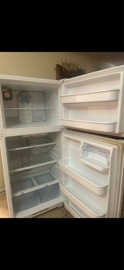 Stove & fridge