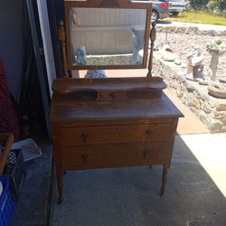 Dresser Antique w. Mirror Qualty Made Vintage Designed 
