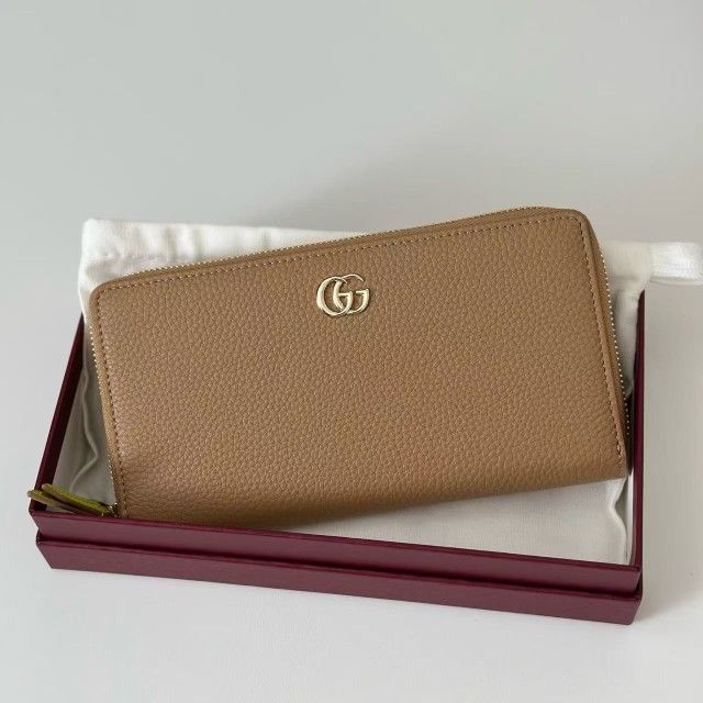 Zip around wallet