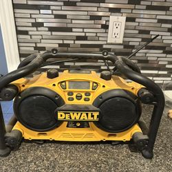 DeWalt Work Site Radio & Charger