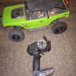 Axial Deadbolt ROCK CRAWLER 