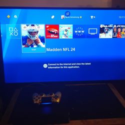 PlayStation 4 Slim 