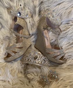 Glitter Soft Gold Wedge Heels Size 6