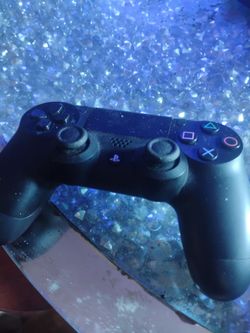 PS4 controller