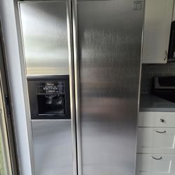 Whirlpool Gold Refrigerator 