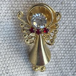 Angel pin with stones