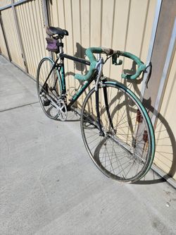 Bianchi Brava Road Bike (Vintage)