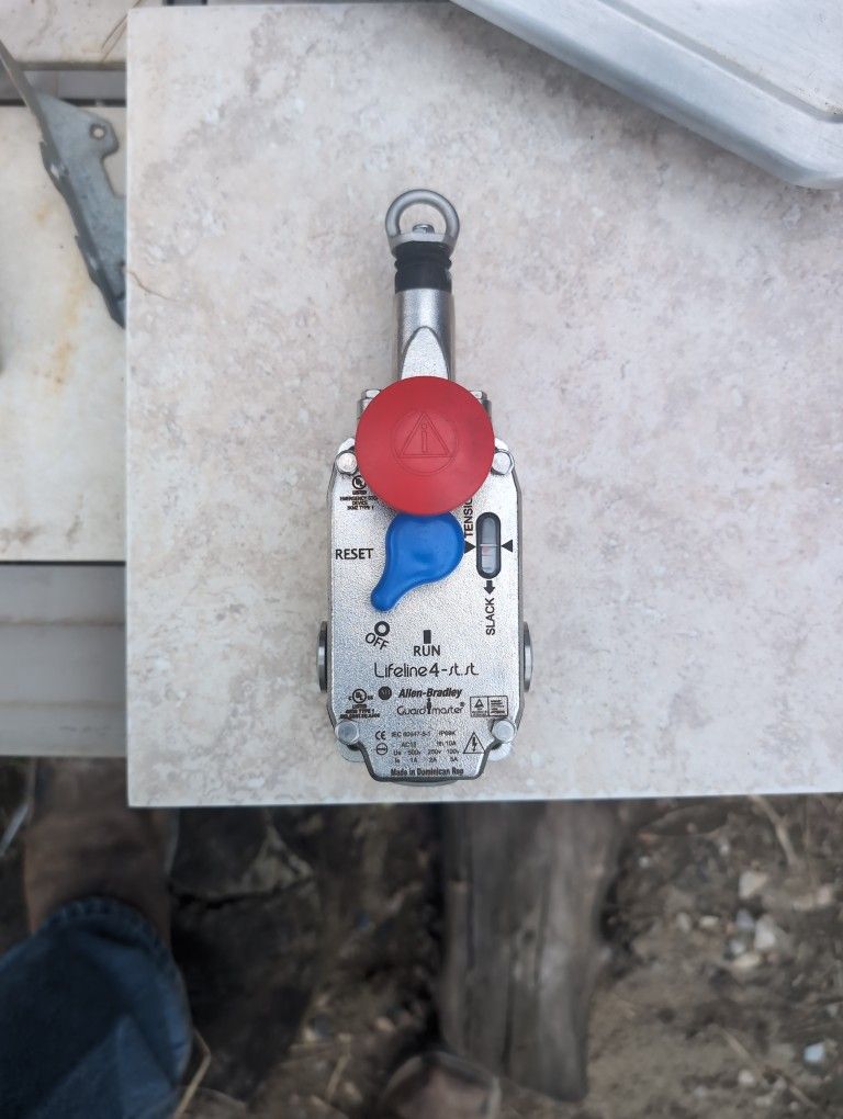 Lifeline 4 https://offerup.com/redirect/?o=c3Quc3Q= Allen Bradley 440e-l22bnsm a lrs4 st st 2/2 bbm m20