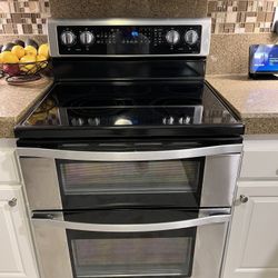Whirlpool electric Range And 2 Ovens