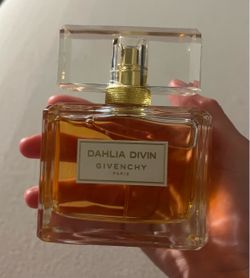 Givenchy Dahlia Divin Perfume