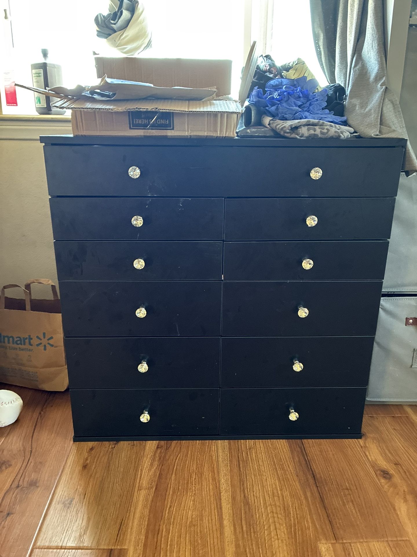 Impression Vanity Dresser
