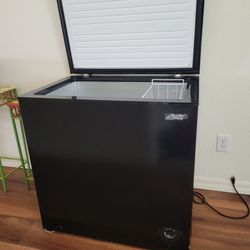 Arctic King Chest Freezer 