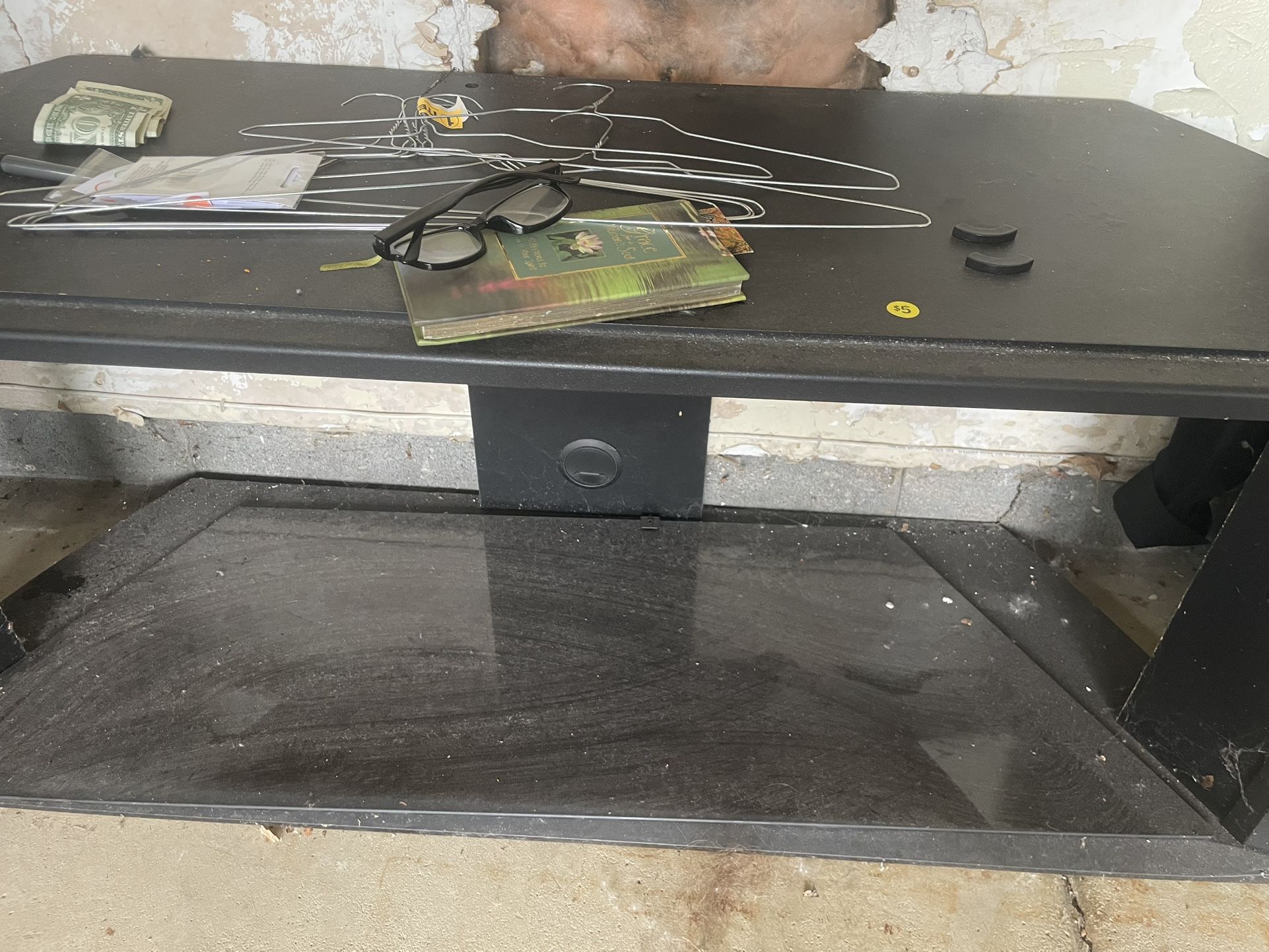 Tv Stand Only 25$