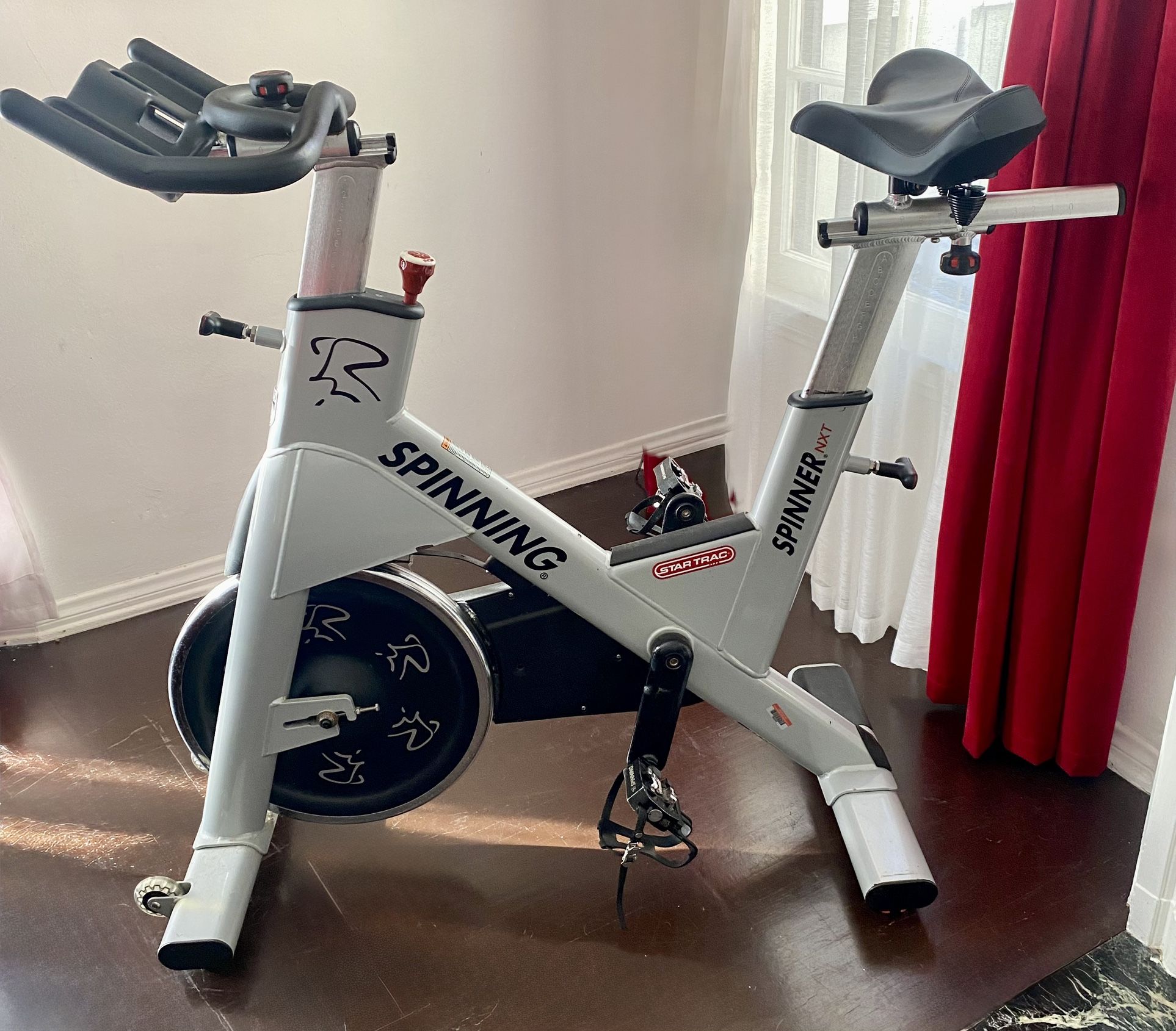 Spinning Bike Star Trac NXT - Top Quality – Excellent Condition!