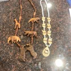 Vintage Travel Collectible Necklace Great For Collectors 