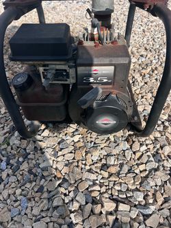 Briggs & Stratton 3.5 HP Gas Engine