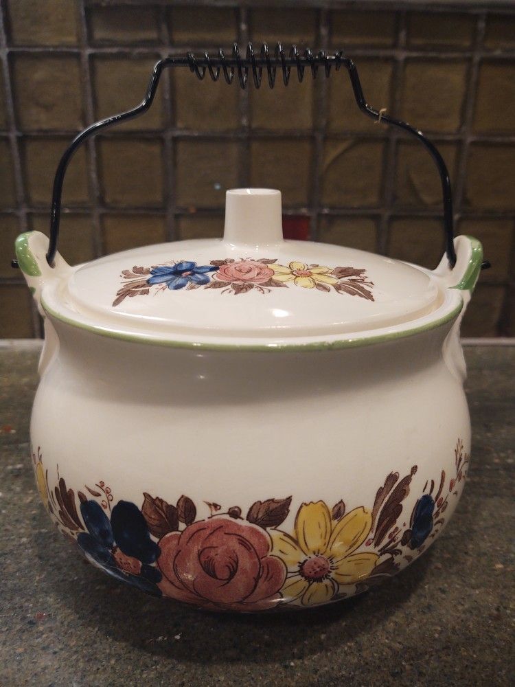 Vintage Japanese Porcelain Pot