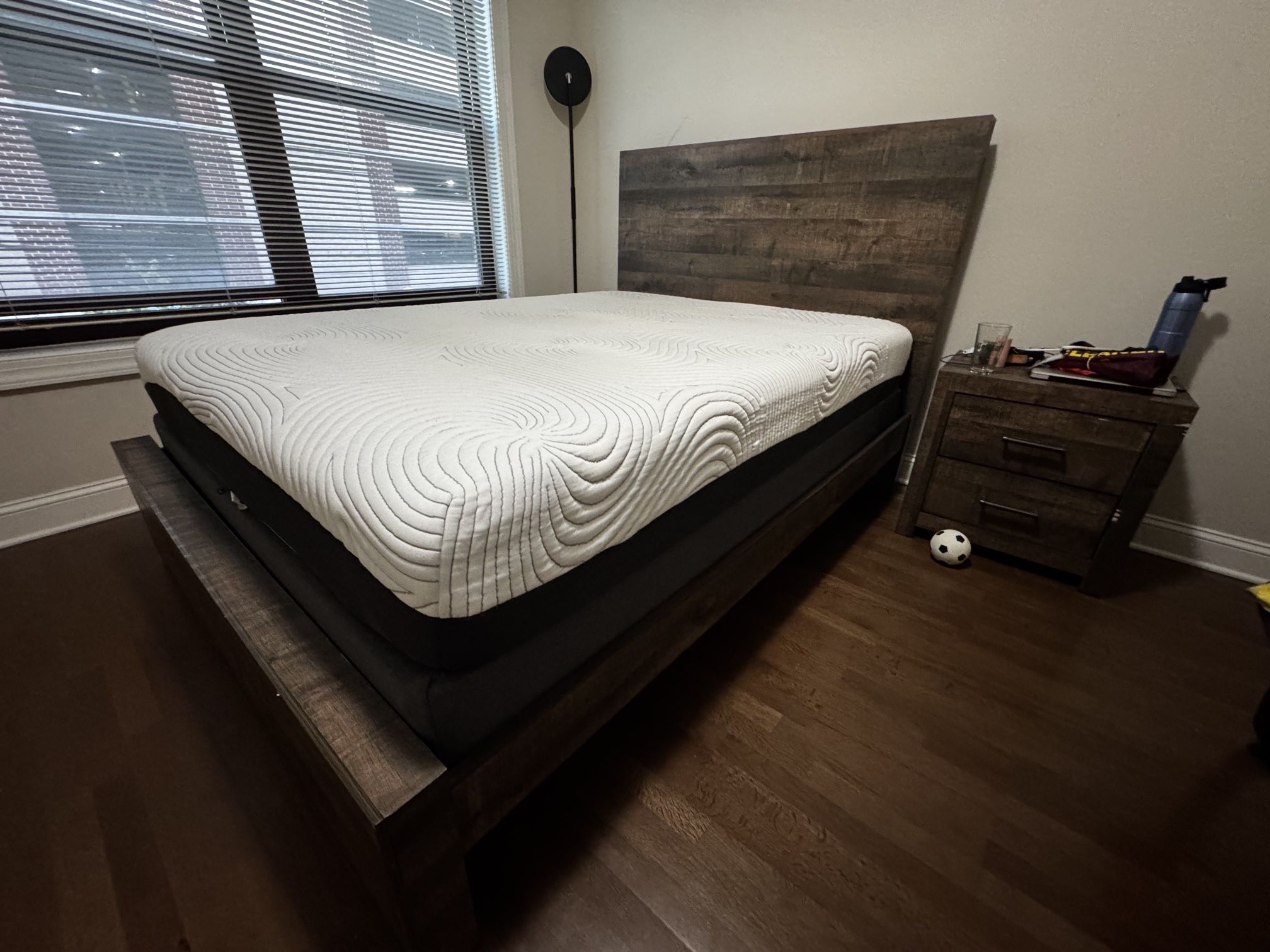 Wooden Brown Queen Size Bedroom Set