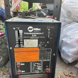 Thunderbolt 225 Welding Machine
