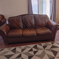 Couch & 2 Chairs