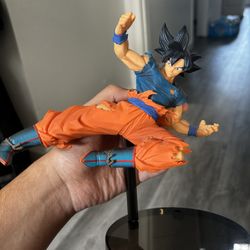 goku figure