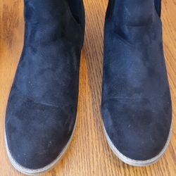 Journee Black Low Boots Size 10