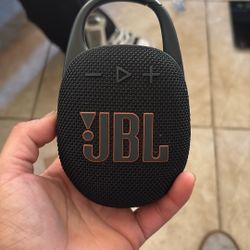 JBL CLIP 5 Protabale Speaker Water Proof