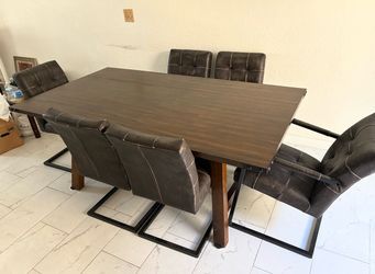 Dining table (no chairs)