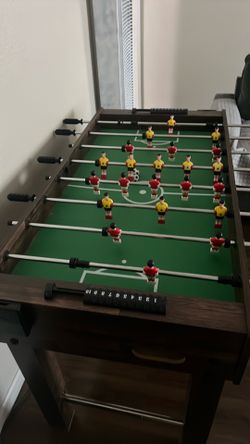 Foosball Table – Good Condition/ mesa de futbolito