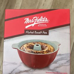 Fluted Bundt Pan