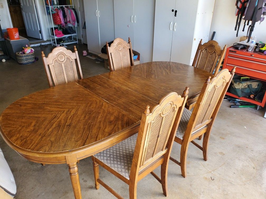 Extendable Dining Table