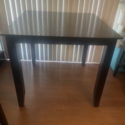 Table With 4 Chairs 