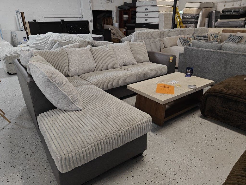 New sectional 🚚 we can deliver 🚚

$39 initial payment 

Total price $1199