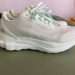 Unisex Shoes Size Men Size 6- Women 7.5