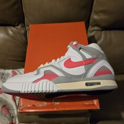 NIKE AIR TECH CHALLENGE 2