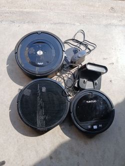 Robot floor cleaners