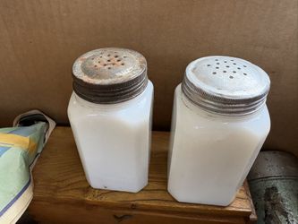 Marble Antique Salt & Pepper Shaker Set
