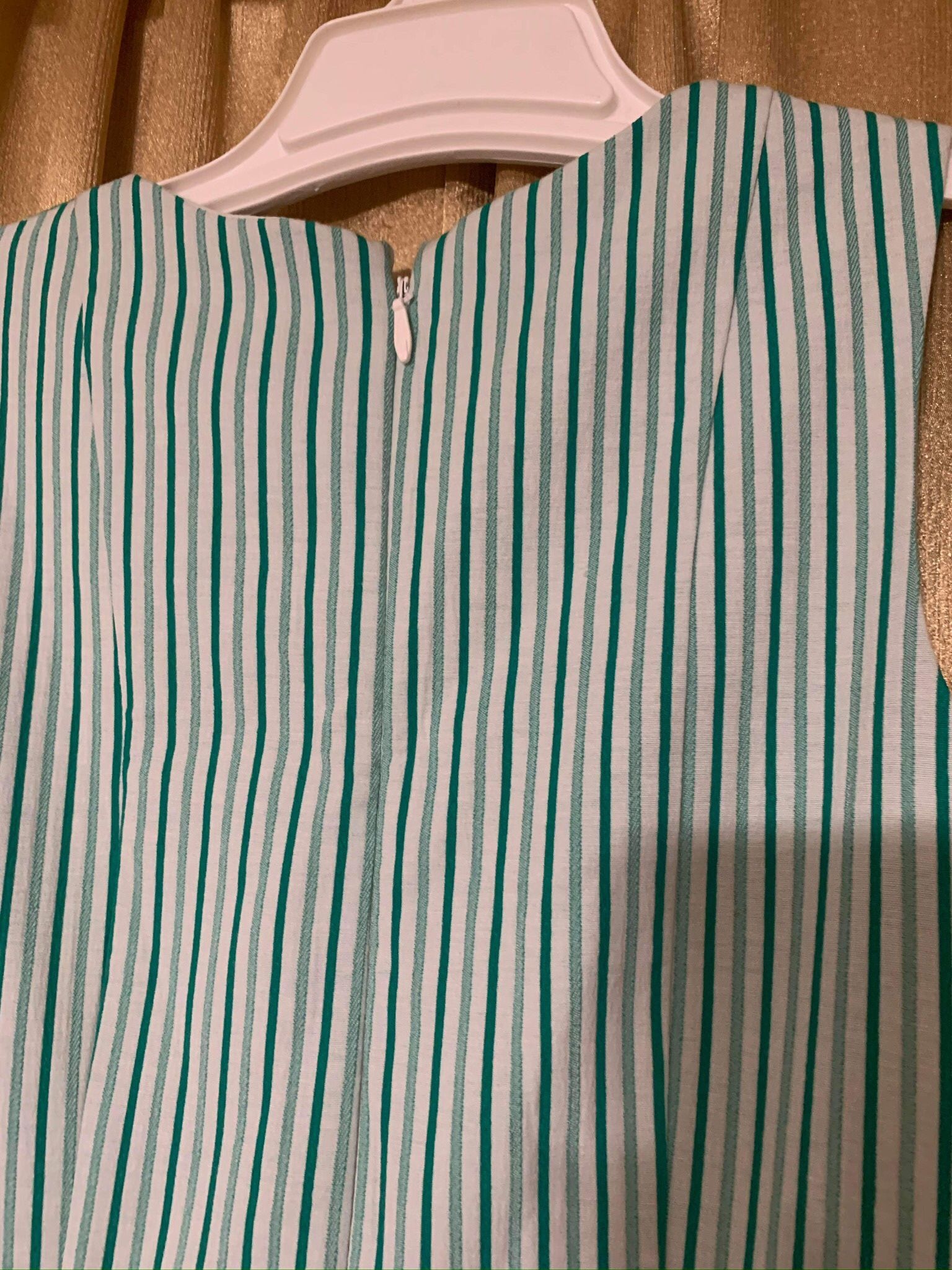 Beautiful Dress Colors White And Green Emerald Size M From Macy's Brand Eva  Mendes - cruiseboatoman.com