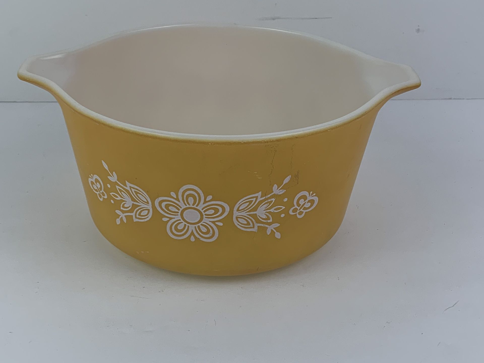 Vintage Pyrex Butterfly Gold 1 QT Round Casserole Baking Dish #473