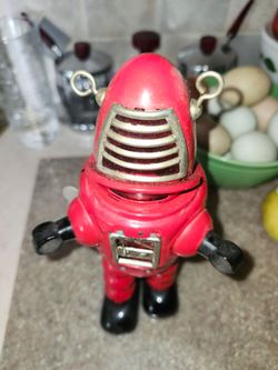Walking Wind Up Vintage Robot in Working Cond