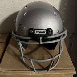 Schutt Silver Size Medium Youth Recruit Hybrid Football Helmet 798005 w/ Facemask