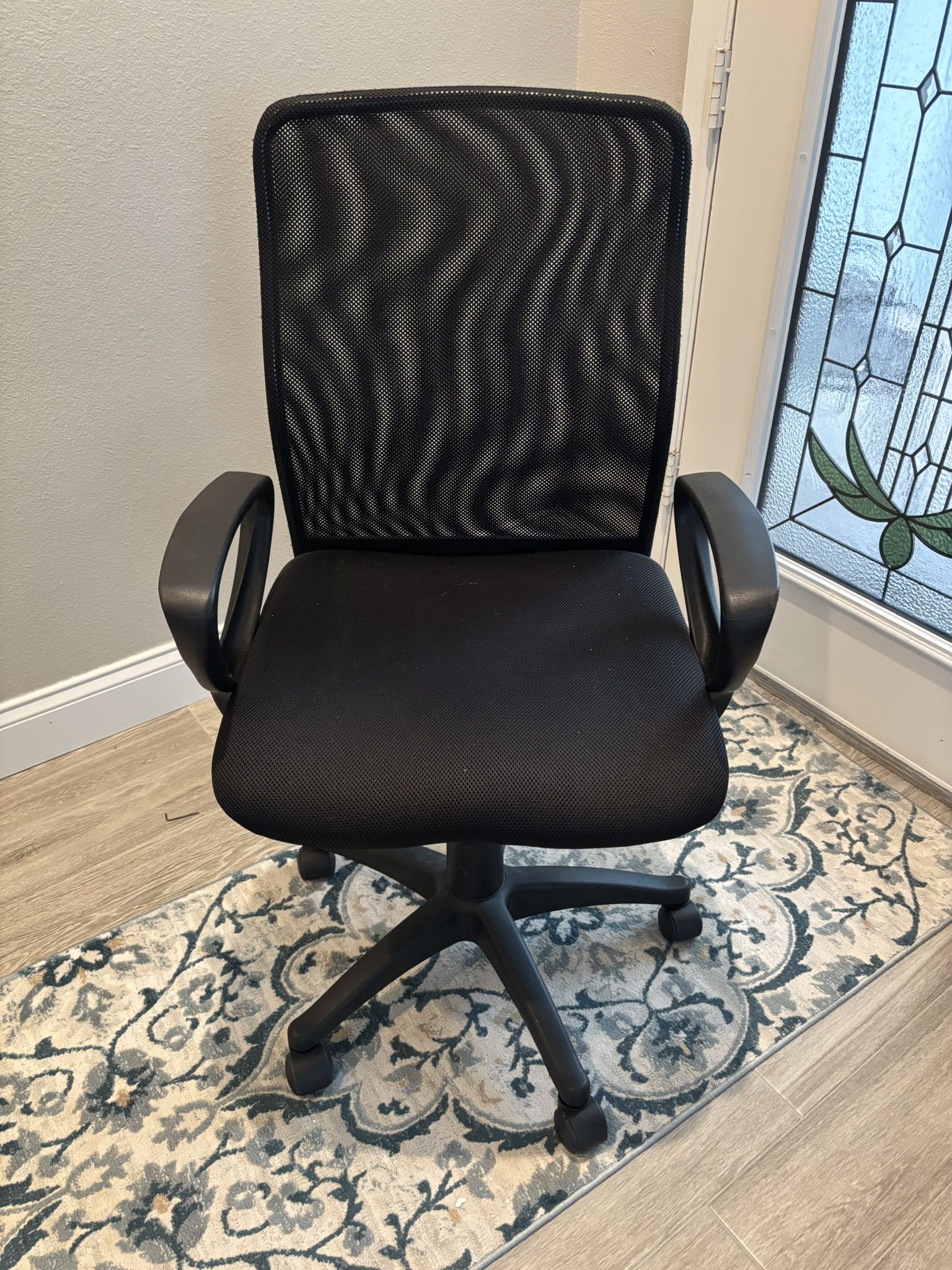 Black Mesh Back Chair