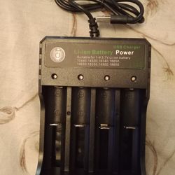 3.7V 18650 Charger Li-ion Battery Four Slot Line Charge

