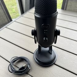 Blue yeti microphone