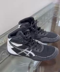 ASICS Matflex 6 Wrestling Shoes – Kids Size 3.5