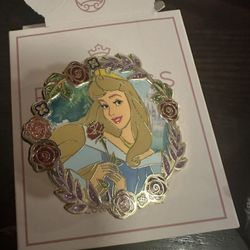 PINK A LA MODE CHASER PIN