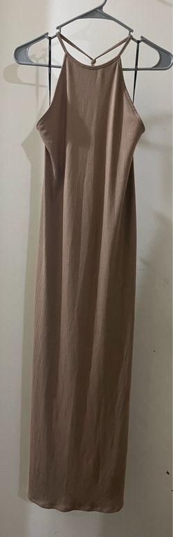 Woman’s (M) low back dress