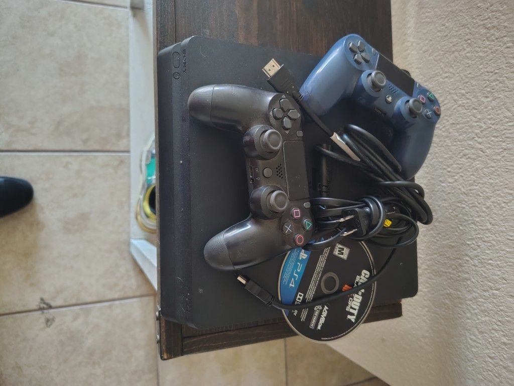 PS4 Slim 75$