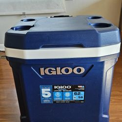Igloo Maxcold Latitud 62-Quart Roller Cooler