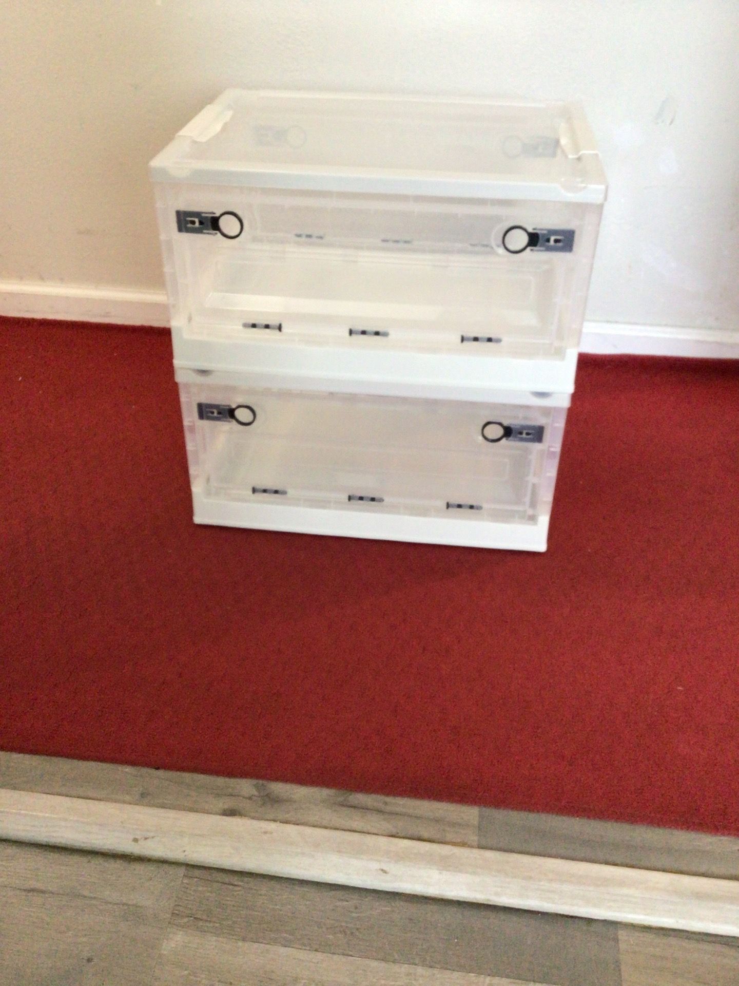Plastic stackable storage containers